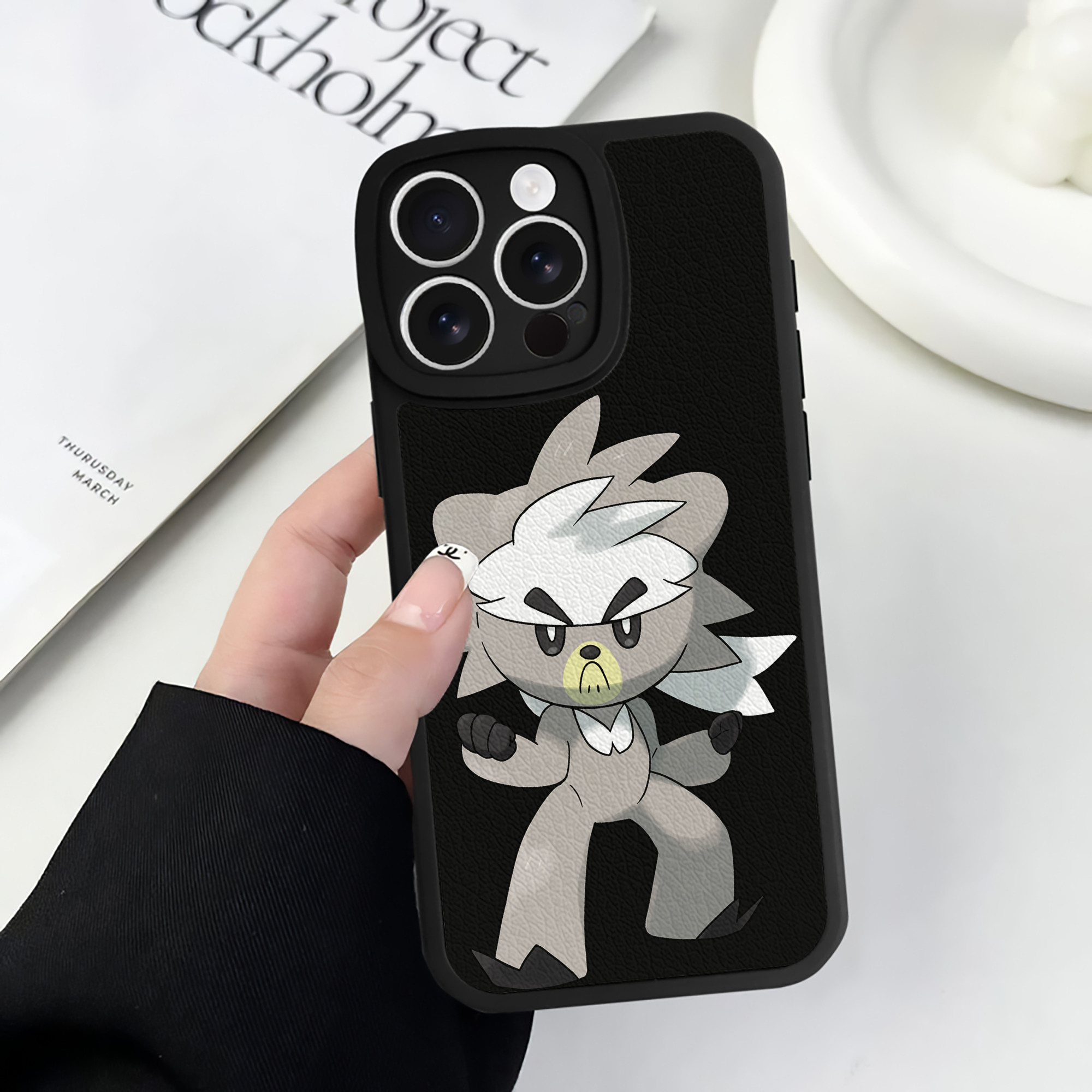 （画像用） ポケットモンスター Pokémon 【iPhone 16シリーズ対応】シリコンスマホケース（レザー調） 材質：シリコン